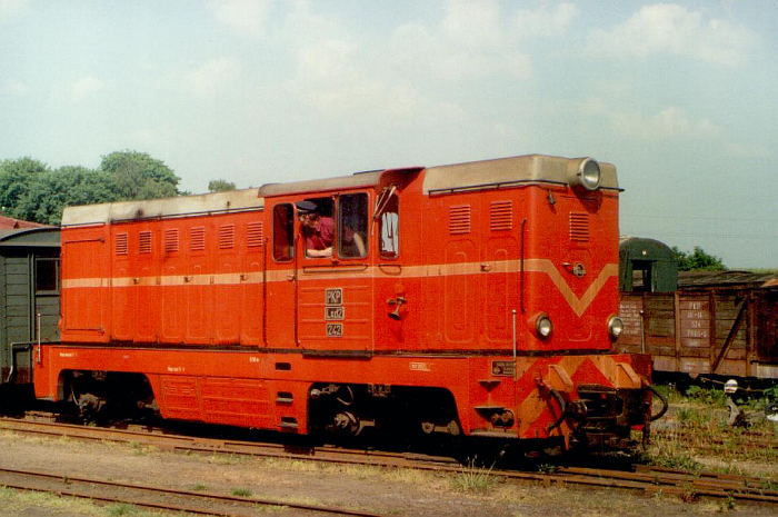 Lxd2-242 podczas manewrw na stacji Lisewo Wsk., 30.05.1992, foto Eugeniusz Trybaa